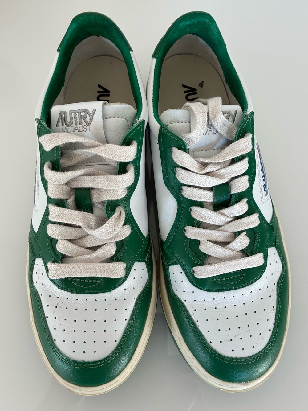 Autry Mens Shoes Medalist Sneakers White Green Leather Retro Size US 6.5